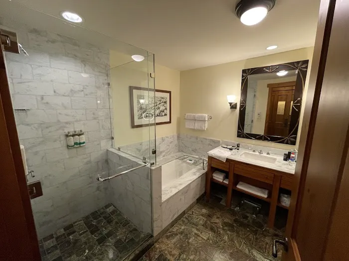 The Lodge at Spruce Peak, a Destination by Hyatt Hotel 4