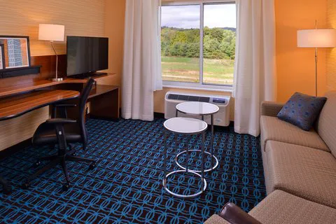 Fairfield Inn & Suites Plymouth White Mountains 4
