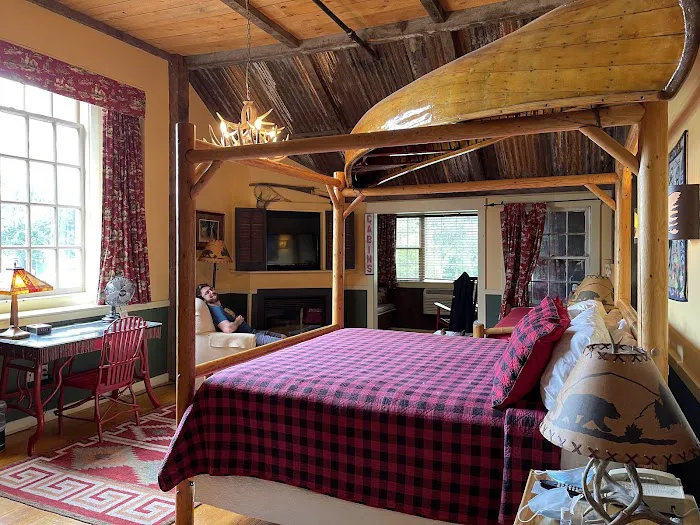 The Common Man Inn & Spa 4