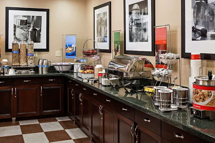 Hampton Inn Littleton 4