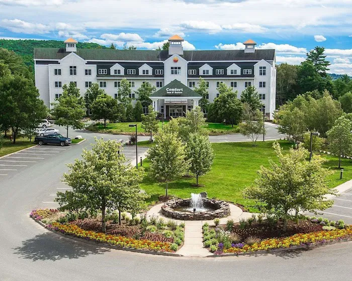 Comfort Inn & Suites Near Burke Mountain 5