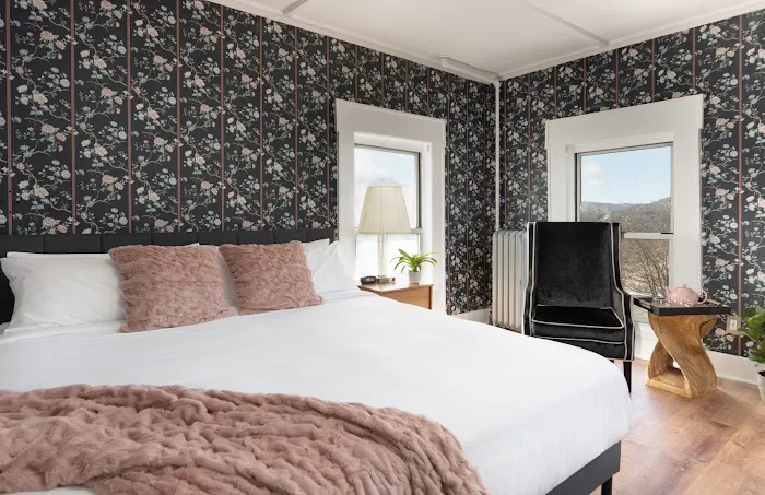 Thayers Inn Hotel 5