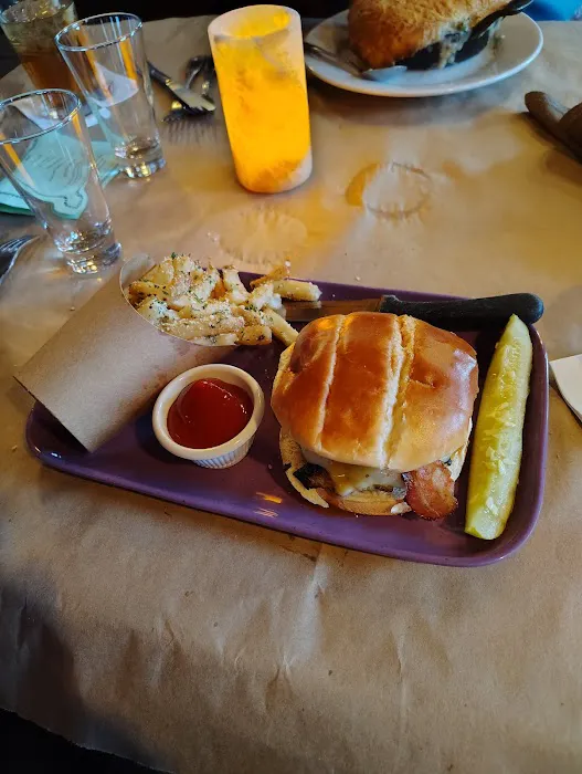 The Common Man Inn 4