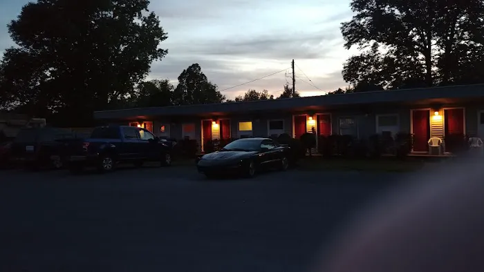 P J's Motel & Restaurant 4