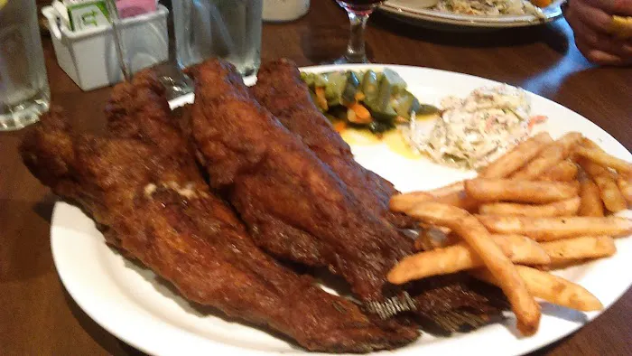 P J's Motel & Restaurant 4
