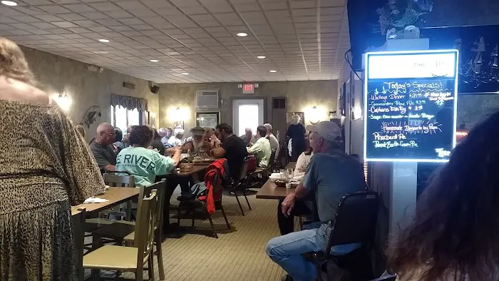P J's Motel & Restaurant 4