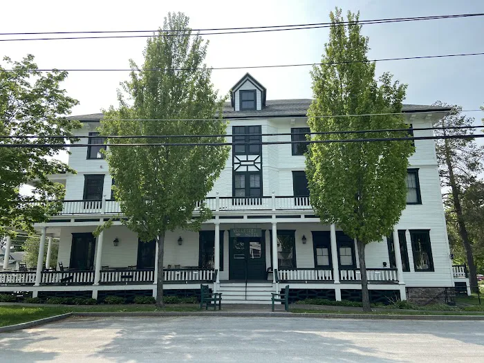 Wellesley Hotel & Restaurant 4