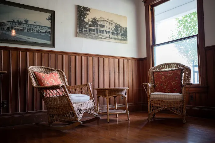 Wellesley Hotel & Restaurant 4