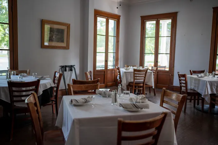 Wellesley Hotel & Restaurant 4
