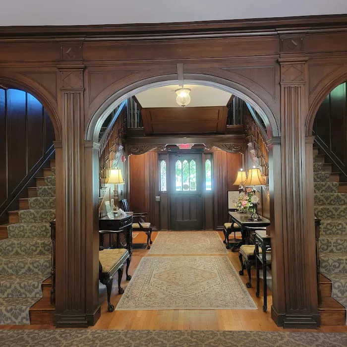 Surrey-Williamson Inn 4