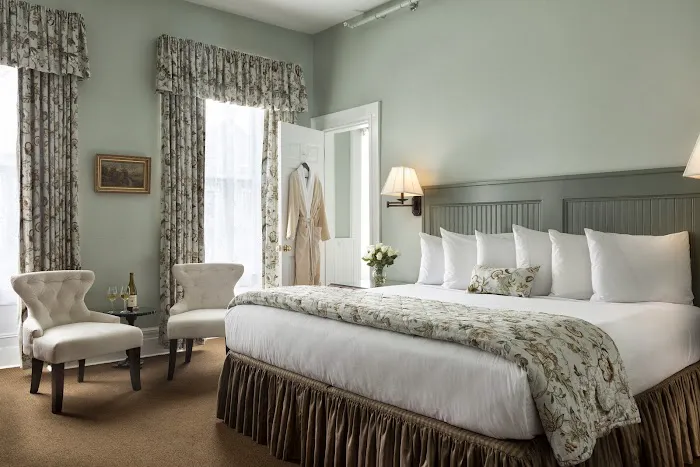 Saratoga Arms Hotel 4