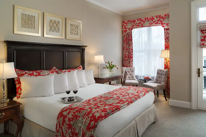 Saratoga Arms Hotel 4