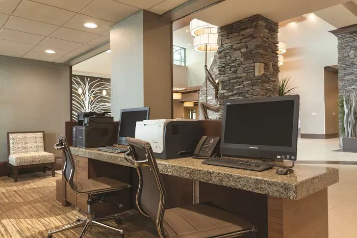 Embassy Suites by Hilton Saratoga Springs 4