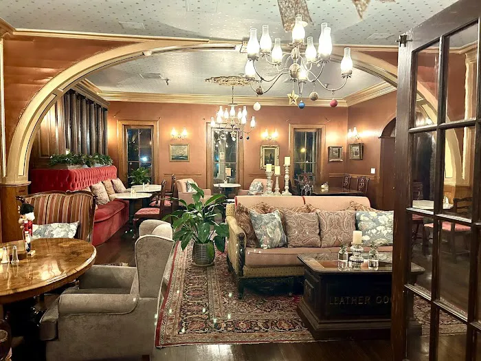 The Inn at Saratoga 4