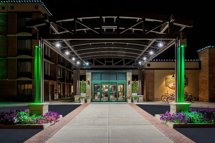 Holiday Inn Saratoga Springs, an IHG Hotel 4