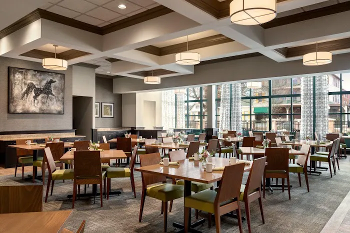 Holiday Inn Saratoga Springs, an IHG Hotel 4