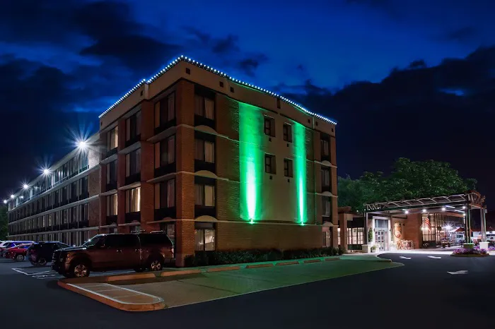 Holiday Inn Saratoga Springs, an IHG Hotel 4