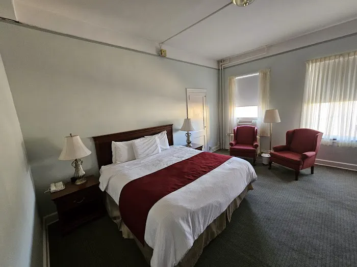 Penn Wells Hotel 4