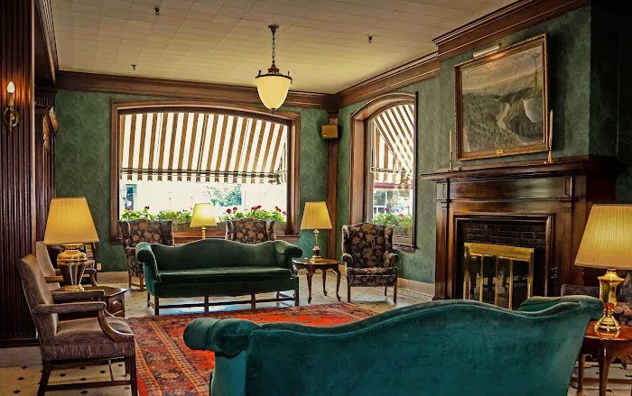 Penn Wells Hotel 4