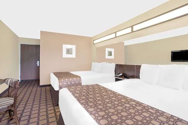 Microtel Inn & Suites by Wyndham Mansfield 4