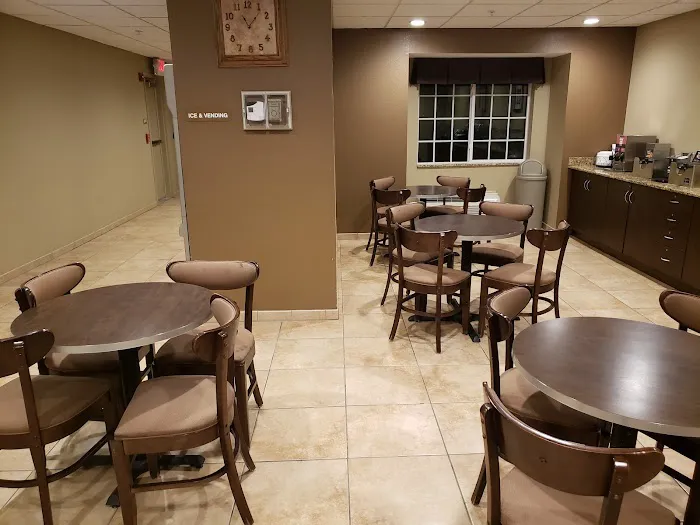 Microtel Inn & Suites by Wyndham Mansfield 4