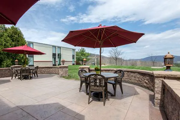 Quality Inn & Suites 4
