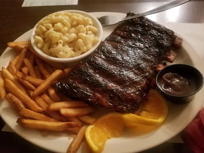 Laurelwood Inn & Steakhouse 4