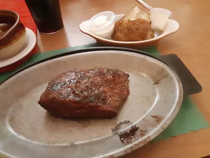Laurelwood Inn & Steakhouse 4