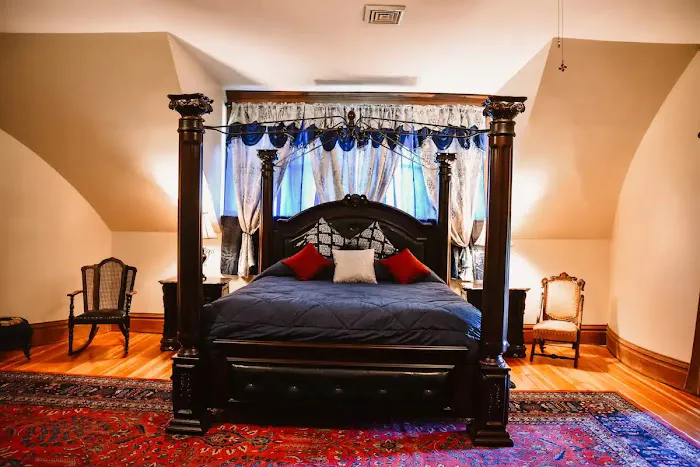 Mill Street Mansion 4