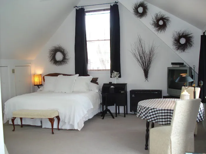 Gail Dupont Guesthouse 4