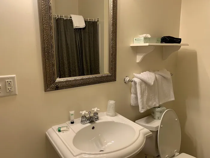 Taber Inn Mystic 5