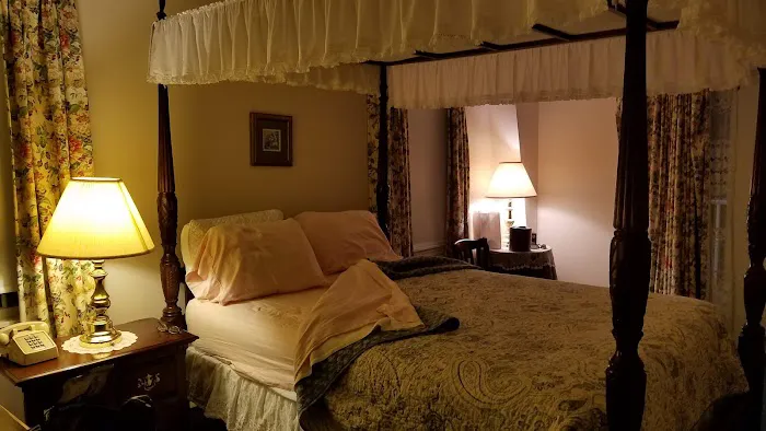 Taber Inn Mystic 5