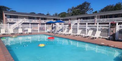 Breezeway Boutique Hotel