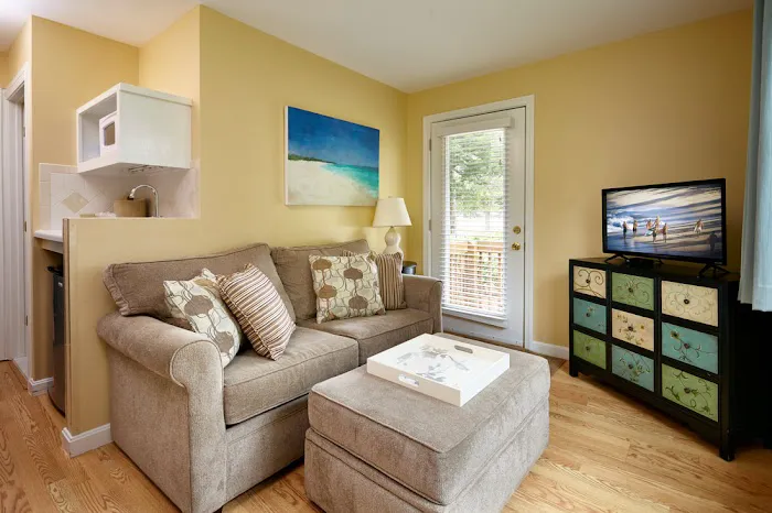 Breezeway Boutique Hotel 5