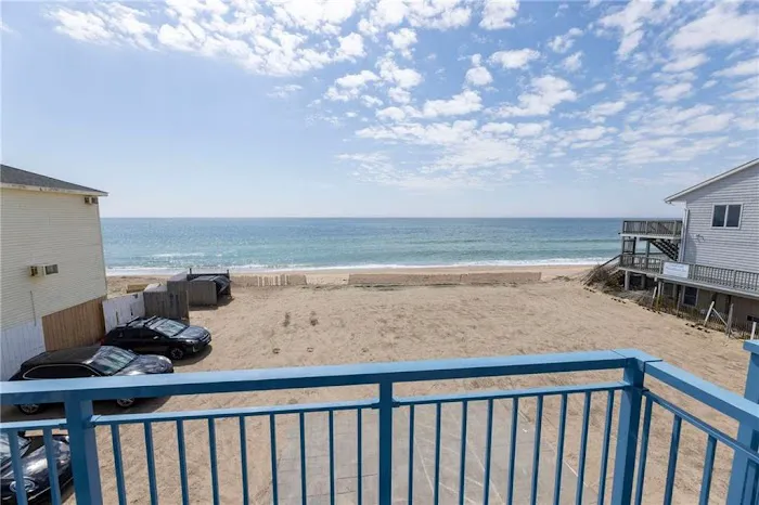 Misquamicut Beach Front Inn 5