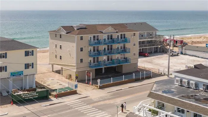 Misquamicut Beach Front Inn 5