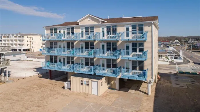 Misquamicut Beach Front Inn 5