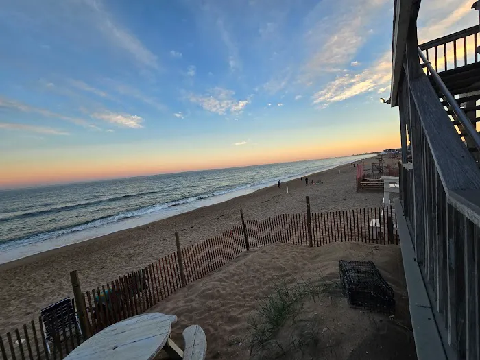 Sandcastle Beachfront Inn 5