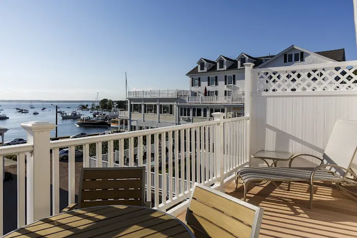 Watch Hill Inn 5