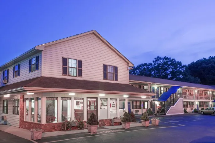 Knights Inn North Attleboro 4