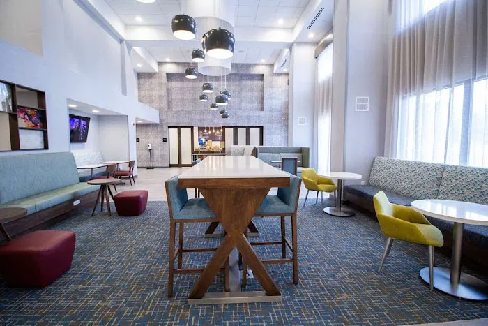 Hampton Inn & Suites North Attleboro 5