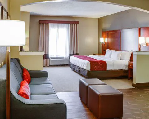 Comfort Suites 4