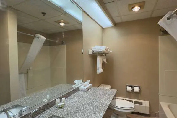 Ramada by Wyndham Seekonk Providence Area 4