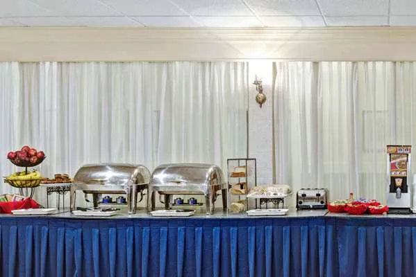 Ramada by Wyndham Seekonk Providence Area 4