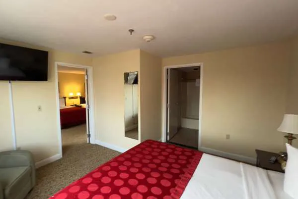 Ramada by Wyndham Seekonk Providence Area 4