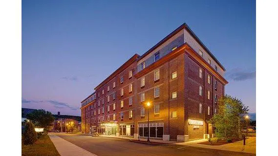 Courtyard Keene Downtown 4