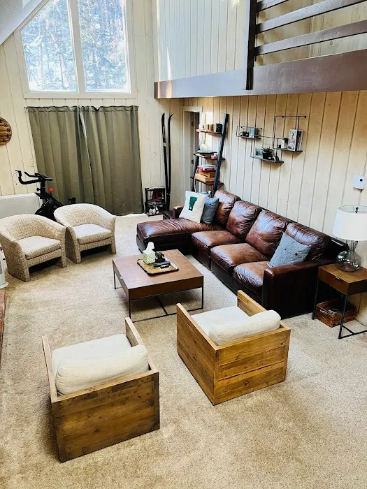 Green Mountain House | Ski-Back Trail & Shuttle to Mount Snow, VT 5