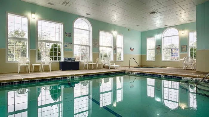 Best Western Crown Inn & Suites 4