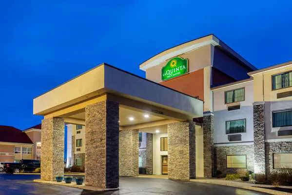 La Quinta Inn & Suites by Wyndham Batavia 4