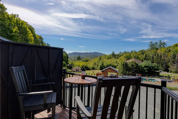 The Lodge by Sunapee Stays 4
